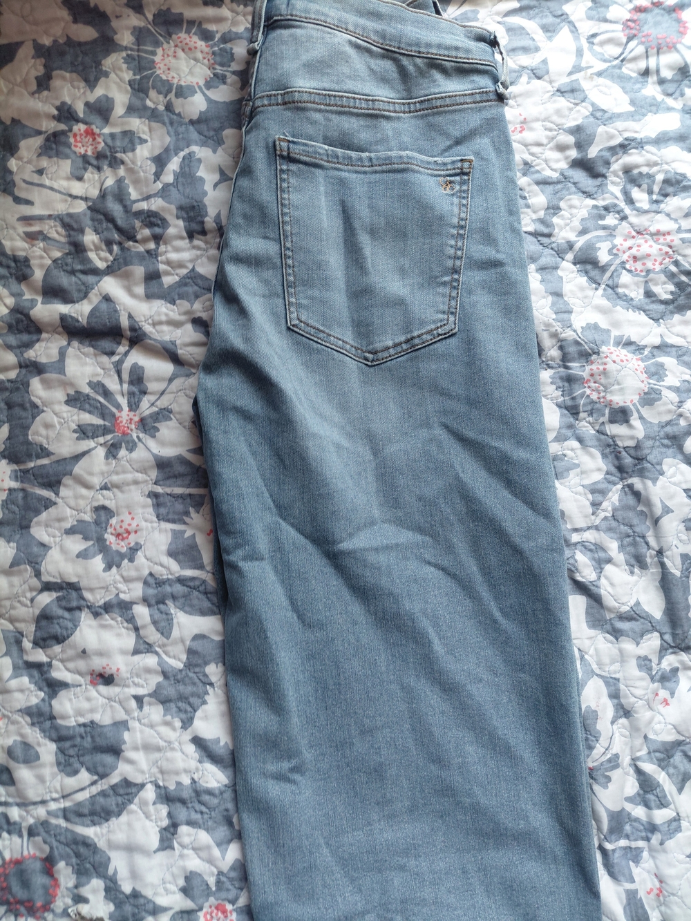 Jessica Simpson High Rise Light Blue Women's Jeans - Picture 2 of 3